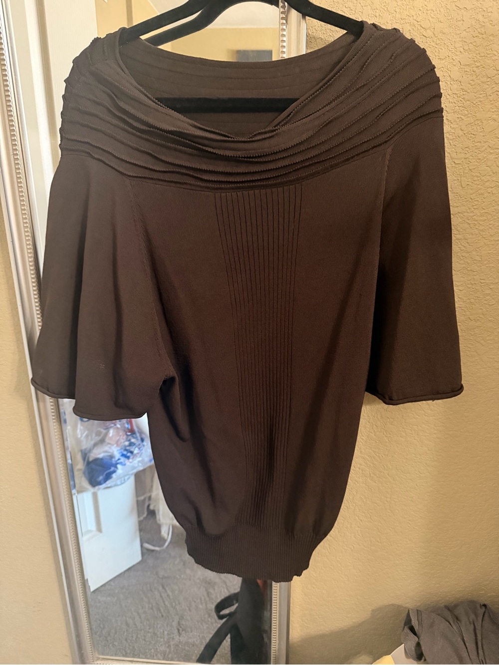 Women's Brown Short-Sleeve Ribbed Scoop Neck Sweater